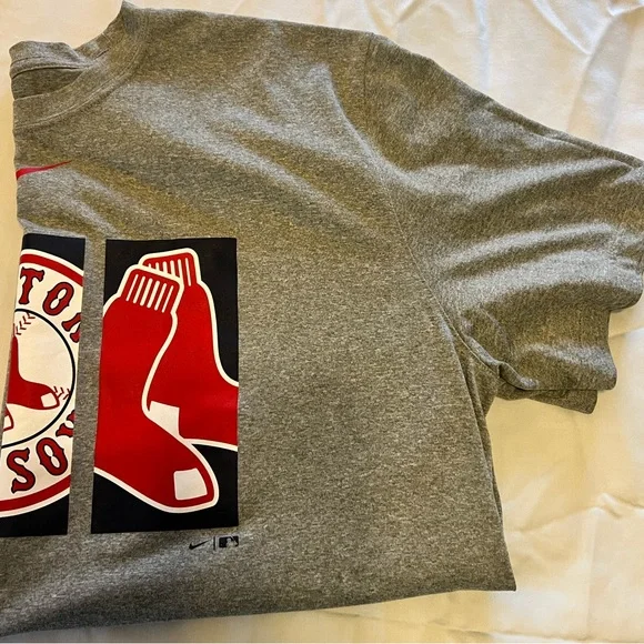 Boston Red Sox, MENS Short Sleeve Nike Dri-Fit T Shirt - Picture 3 of 3